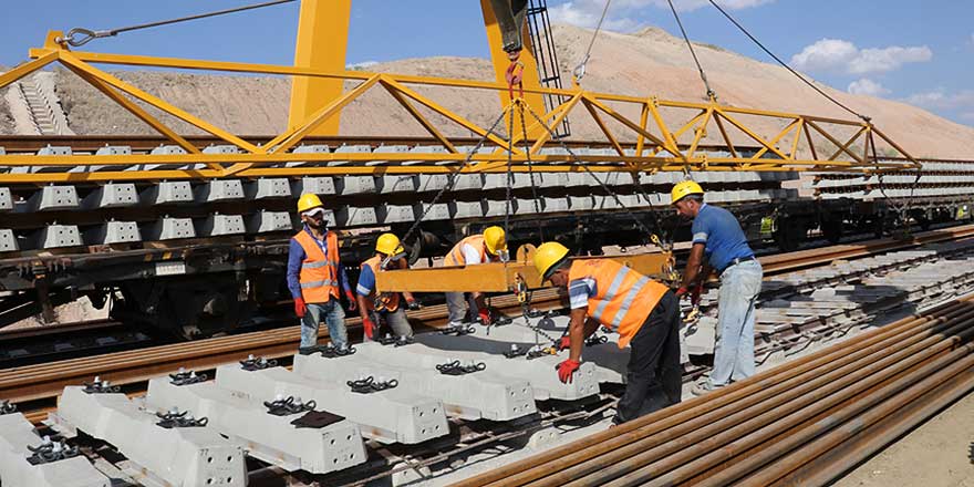 Ankara-Sivas YHT hattında ray serimi