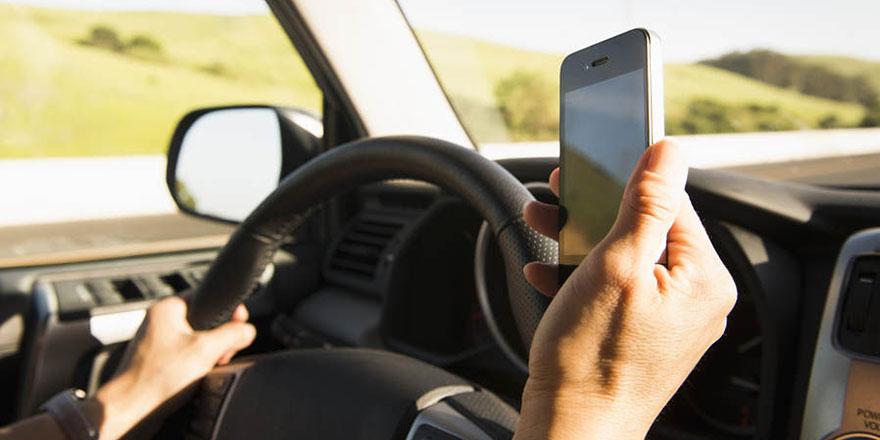 'İki şoförden biri seyir halindeyken telefonla temas halinde'