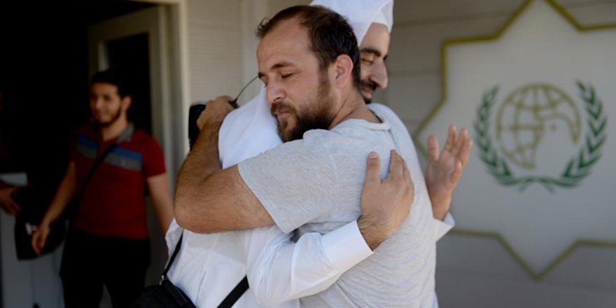 Türkiye üzerinden hacca giden Suriyeliler ülkesine döndü