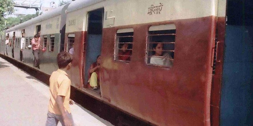 Hindistan'da bir ölüm şekli: Trenden düşmek