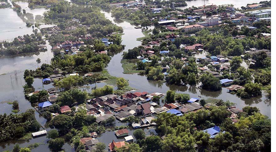Tayland'da 2 bin köy hala sular altında