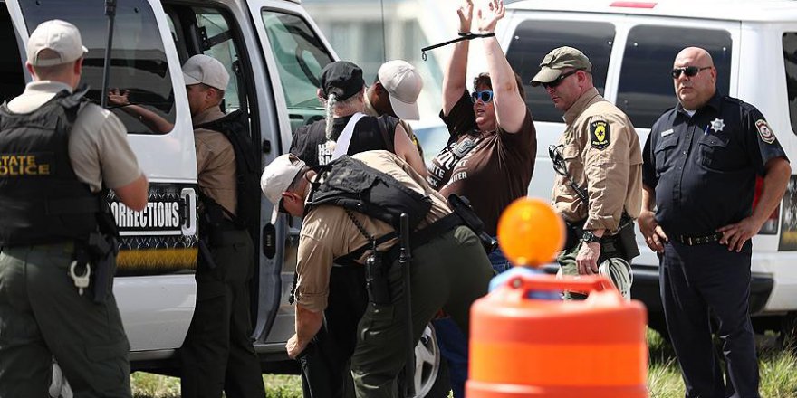 Şiddeti protesto ederken şiddet mağduru oldular