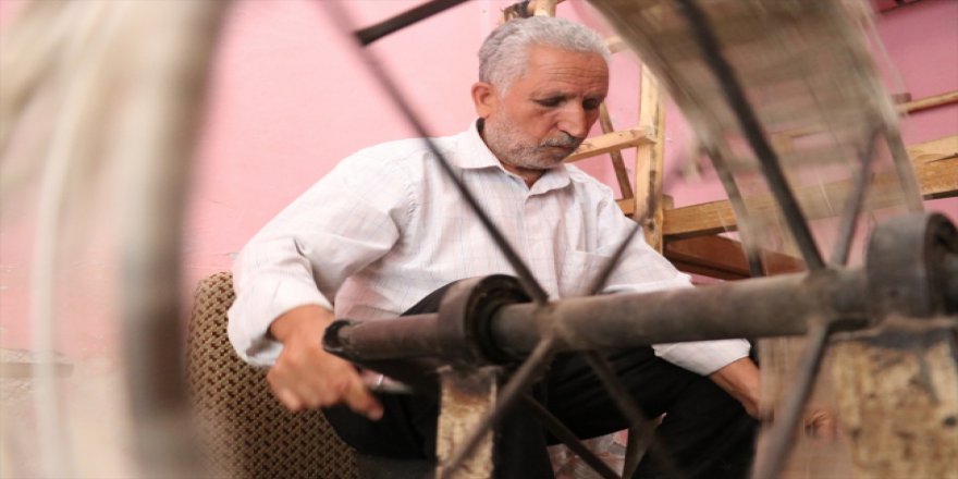 Siirt'in meşhur tiftik battaniyesine 50 yılını verdi