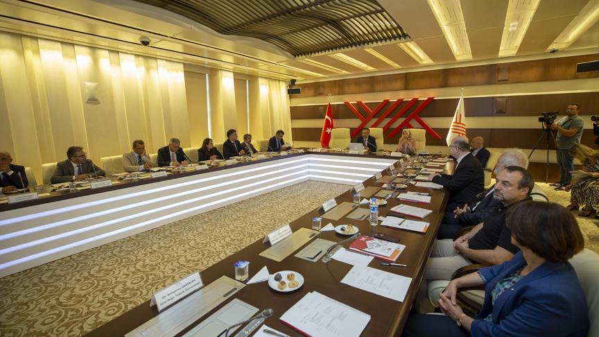 YÖK, aşı paneli düzenledi