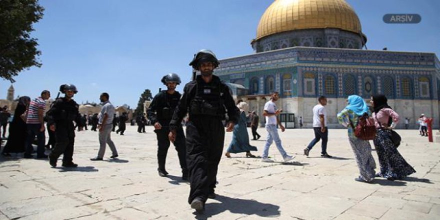 İşgalci İsrail polisi 2 Filistinli genç kızı gözaltına aldı