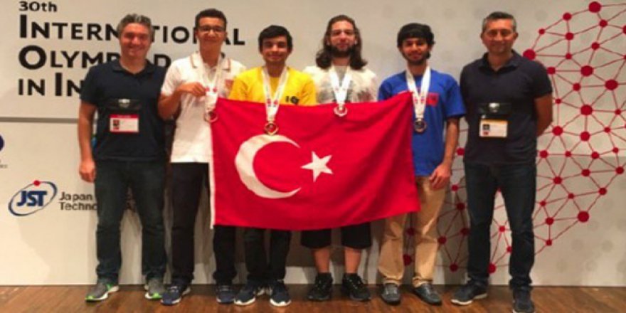 Bakan Selçuk'tan Bilgisayar Olimpiyatları'nda derece alan öğrencilere tebrik