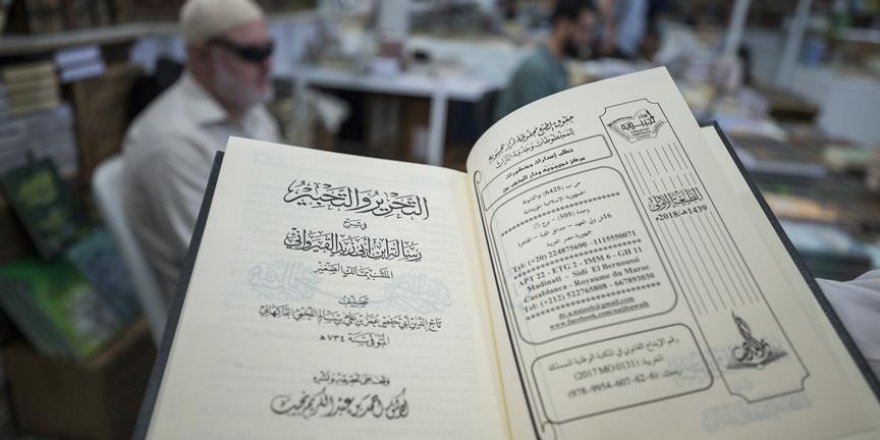 Tarihi el yazmalarını Arapça'ya çevirerek yeniden yazdı