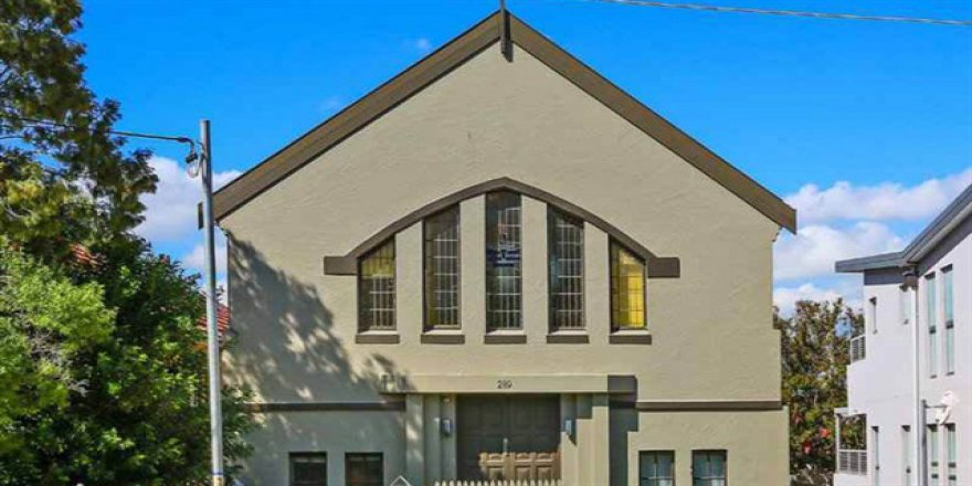 Cemaatinden satılık bir kilise daha