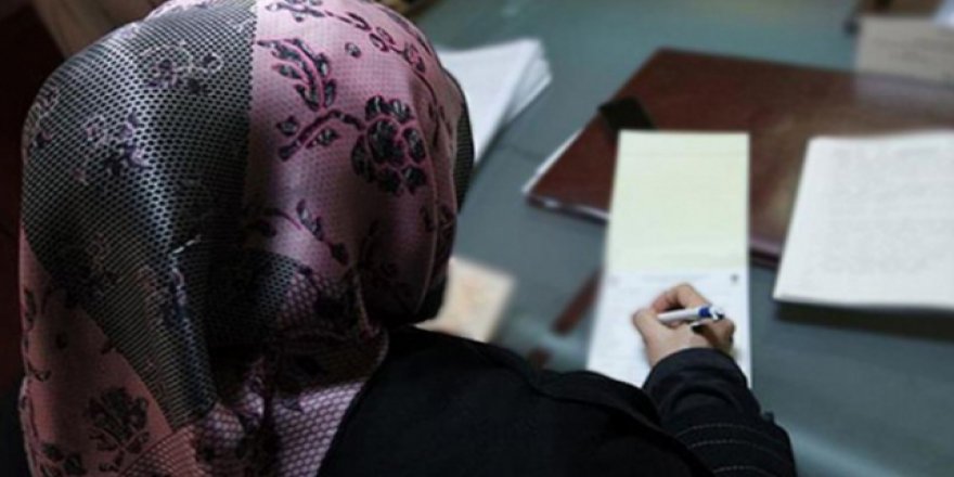 Avusturya başörtüsü yasağına doymuyor