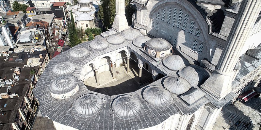 Osmanlı'nın ilk Barok mimari eseri 'Nuruosmaniye'