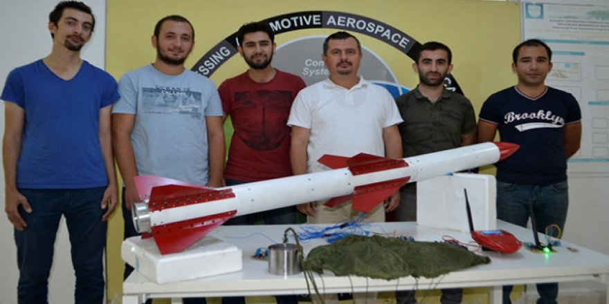 Üniversite öğrencilerinden yük taşıyabilen roket "Temren"