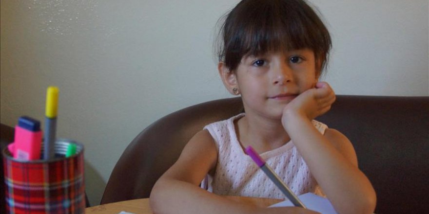 Küçük Hale İdlib'in sesini duyurmak istiyor