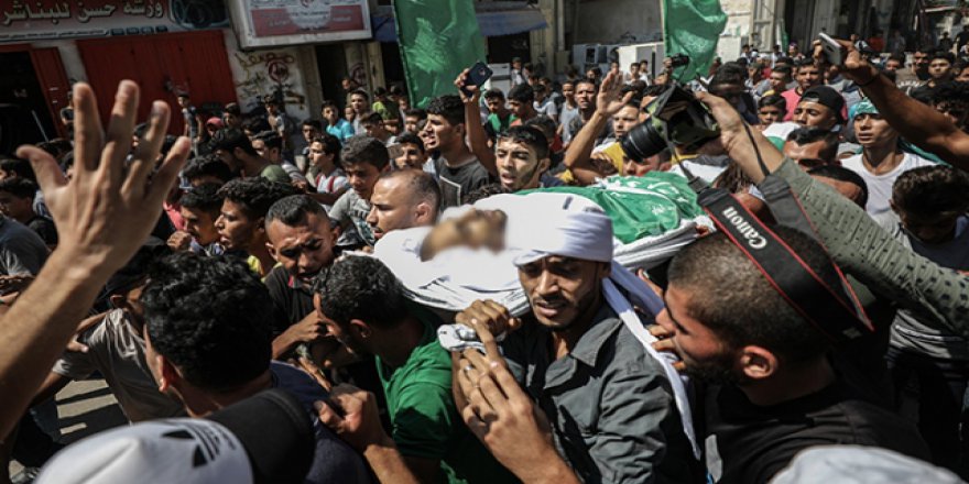 Gazze Büyük Dönüş Yürüyüşü şehitlerini uğurladı