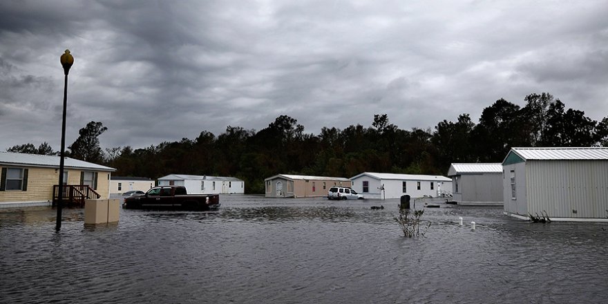 ABD'de korkulan oldu! Florence Kasırgası yıktı geçti