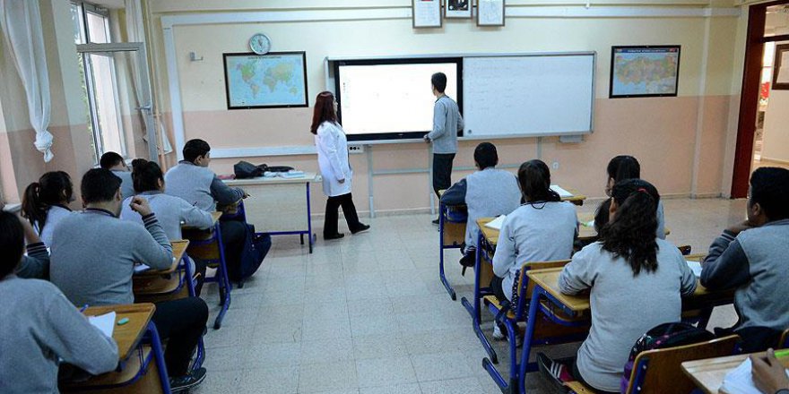 Aklanan öğretmenler mesleğe döndüler