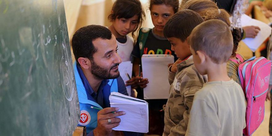 TDV İdlib'de olası göçe karşı önlemlerini aldı