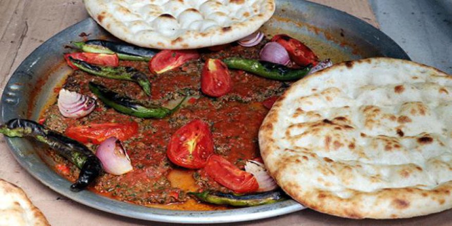 Tepsi Kebabı'nın sırrı hazırlanışında