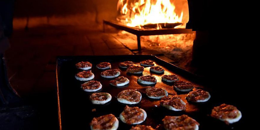 Bu ilçede bir porsiyon lahmacun en az 12 adet