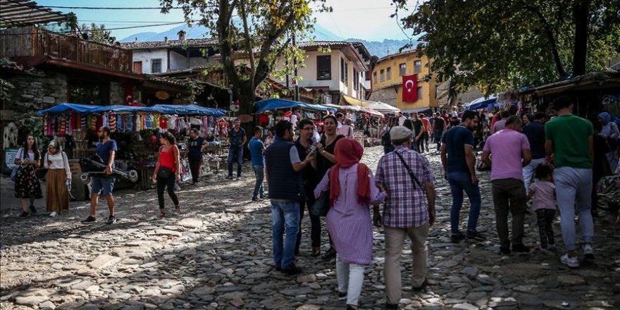 Bursalılar hafta sonu boyunca Cumalıkızık'a akın etti