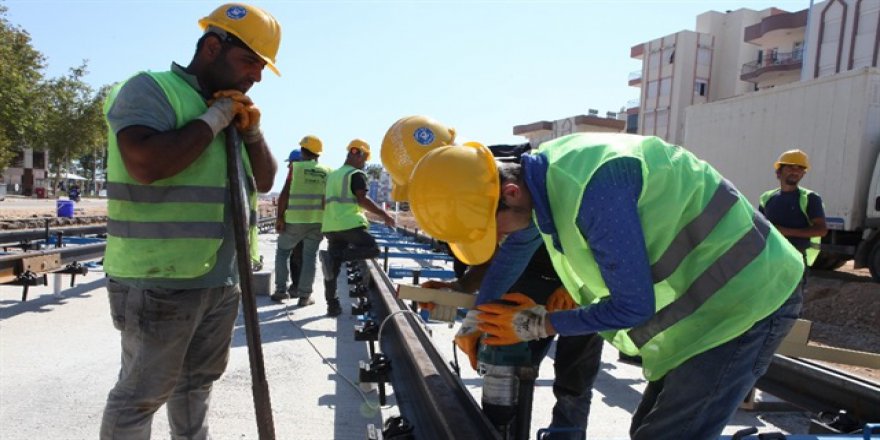 Antalya'da raylı sistem çalışmaları sürüyor