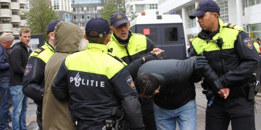 Hollanda'da 'Tekbir getirmek' cezasız kalmadı