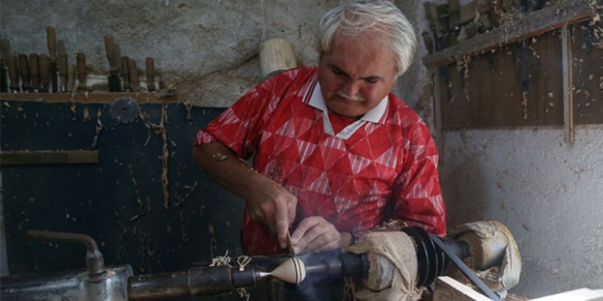 Ahşap ustasından Afrinli çocuklar için bin oyuncak