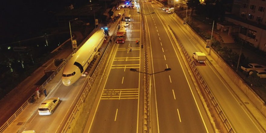 Trabzon'da pistten çıkan uçağın nakil işlemi tamamlandı