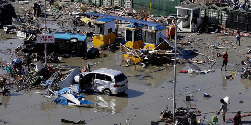 Endonezya'yı vuran depremler ortaya acı tablolar çıkarıyor