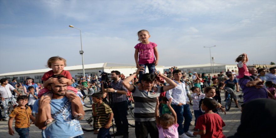 Kilis'teki Suriyeli çocukların yüzü şenlikte güldü