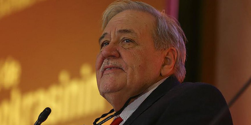 İlber Ortaylı'dan Bakanlığa "gönüllü" destek