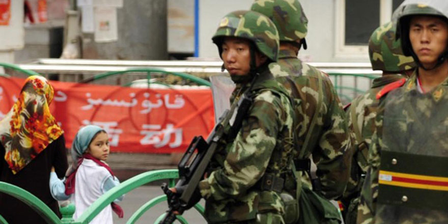 Çin zulmü devam ediyor: Aynı aileden 8 kişiye başörtüsü ve dini faaliyet hapsi