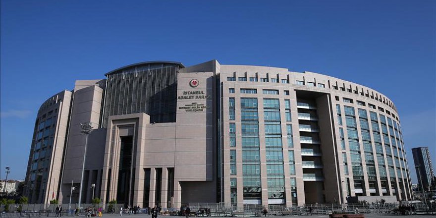 Kadın avukatla zorla tokalaşmak isteyen avukata suç duyurusu