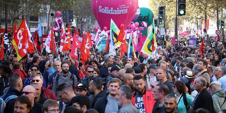 Fransa'daki iktidar karşıtı gösteri olaylı bitti