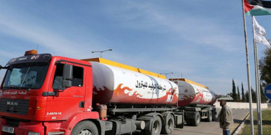 Gazze'ye elektrik santrali için yakıt girişi yapıldı