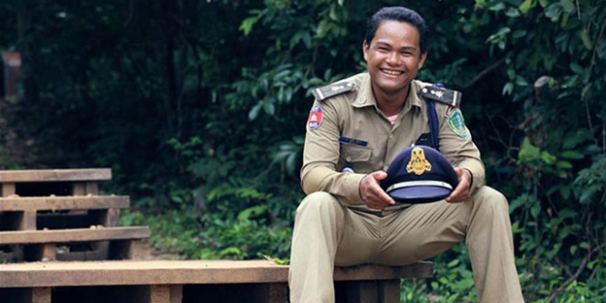 Hindistan'da polislere 'daha az gülümseyin' talimatı