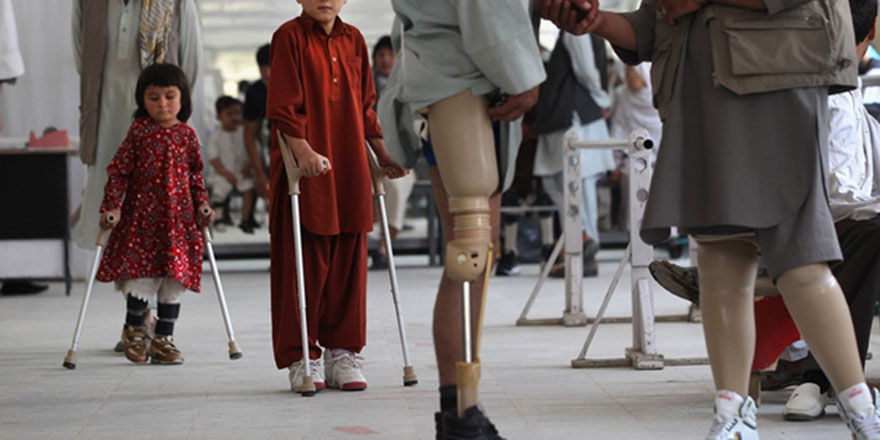 Afganistan'da her ay mayından çoğu çocuk 180 kişi ölüyor