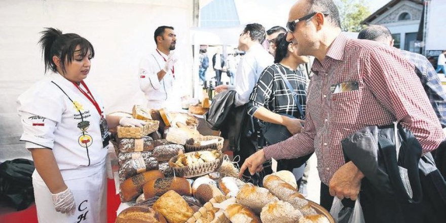 Ankara ekmek festivalinde renkli görüntüler