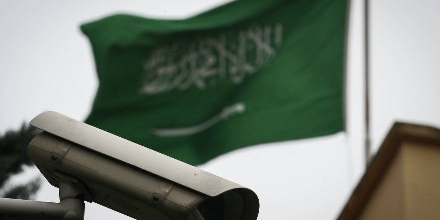 Basın mensupları Suudi Konsolosluğu'nu terk etmiyor