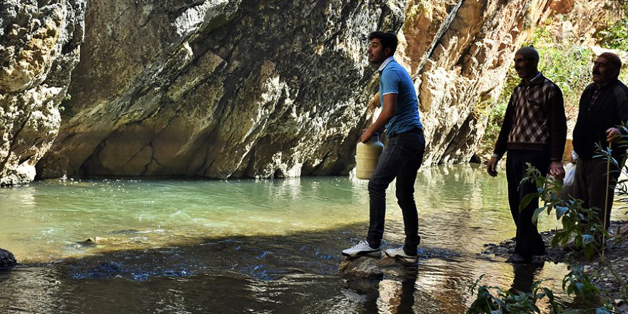 Süt ürünlerini mağarada muhafaza ediyorlar