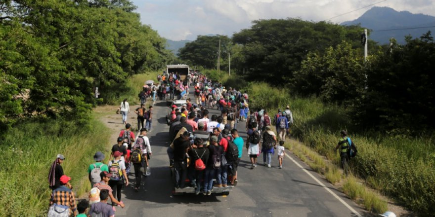 Honduras'ta başlatılan göç hareketi katlanarak büyüyor