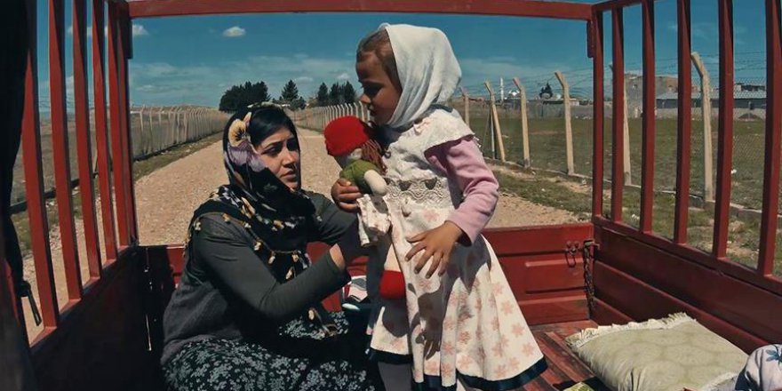 Suriye'de tanık olduğu acıları kısa filmlerde anlatıyorlar