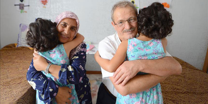 Torun hayali kurarken ikiz çocuk sahibi oldular
