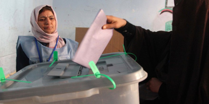 Afganistan'da kanlı seçim sürecinin son günü yaşandı