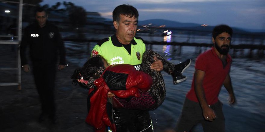 Göçmen kızı kurtarmaya çalışan polis yaşadıklarını anlattı