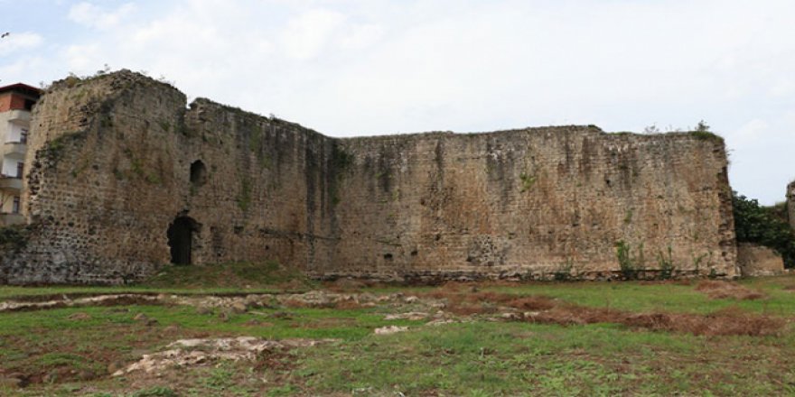 Manzarasıyla öne çıkan Akçakale Kalesi restore edilecek