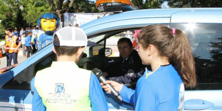 Trafik denetimi çocuklara emanet