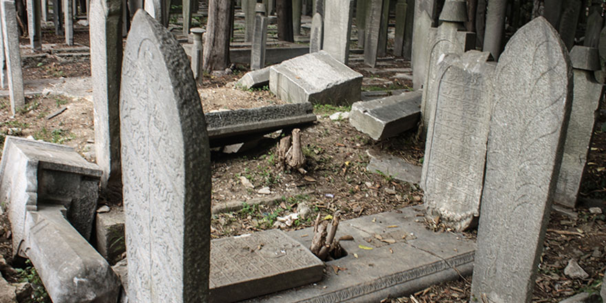 Eyüpsultan'daki tarihi mezarlıklara ilişkin açıklama