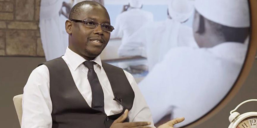 Nijeryalı Müslüman babaları ağlatan Hıristiyanlaştırma oyunları