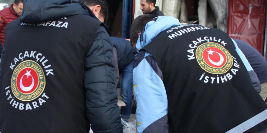 İzmir Limanı'nda kanserojen materyal içeren 22 bin 519 mont ele geçirildi