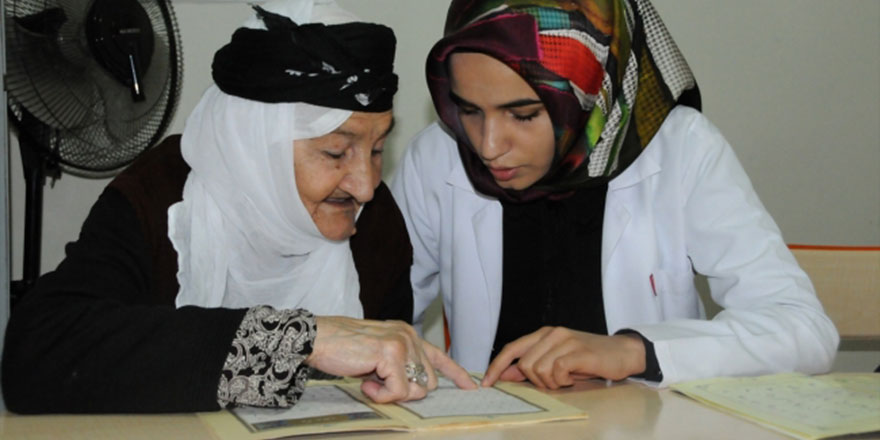 Torun sahibi ninelerin Kur'an-ı Kerim öğrenme azmi